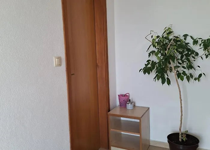 Lucia - 33150 *
