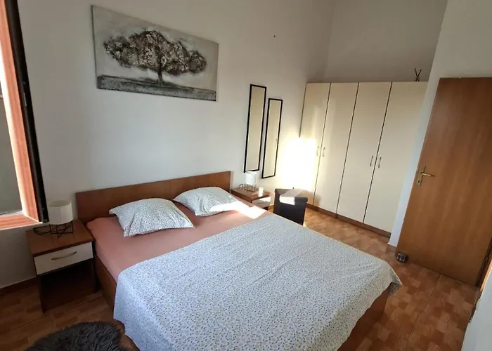 Lucia - 33150 * Pakoštane